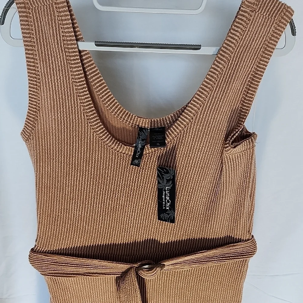 Elegant Tan Striped Jumpsuit - Picture 5 of 8